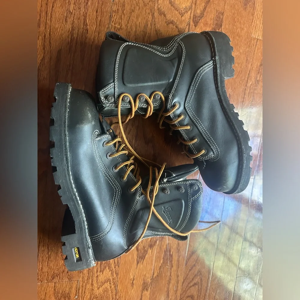 Danner Quarry USA Waterproof Work Boots for Men - Full-Grain Leather Size 9
